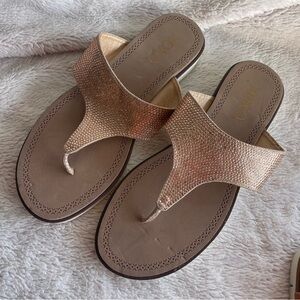 Xoxo Dorcie lightweight thong strap sandals